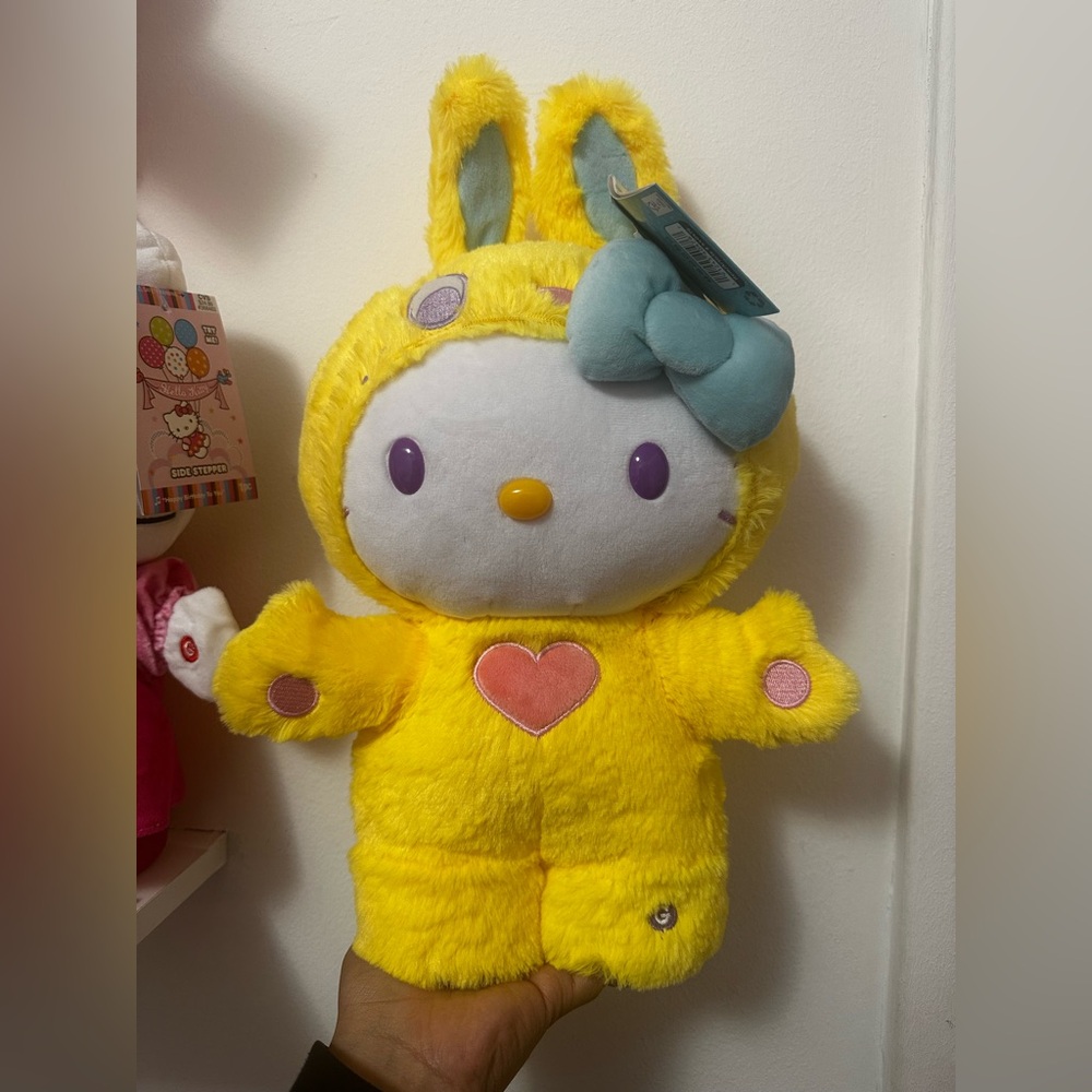 Hello Kitty Yellow Easter Bunny Stepper